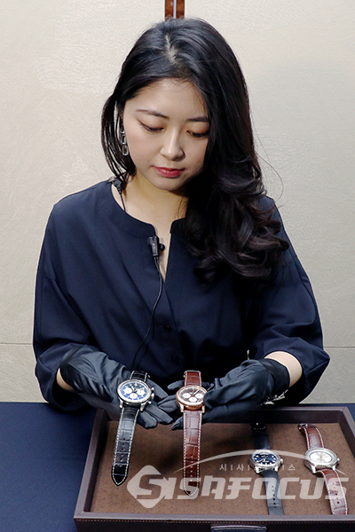 [시사포커스 / 오훈 기자] 스위스 시계 브랜드 브라이틀링은 25일 오전 서울 중구 웨스턴조선호텔 코스모스룸에서 새로운 파일럿 시계 콜렉션 '내비타이머 8'를 공개했다.