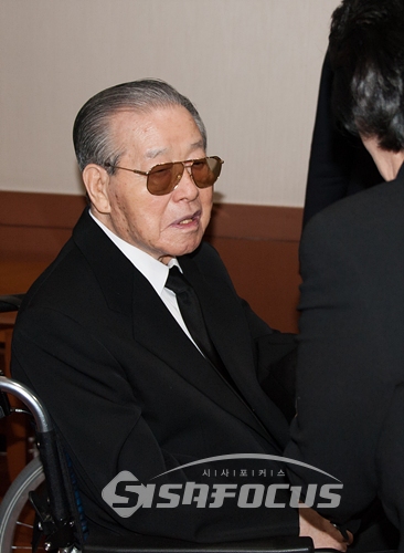 김영삼, 김대중 전 대통령과 함께 ‘3김 시대’를 이끌었던 김종필 전 총리가 별세했다. 향년 92세