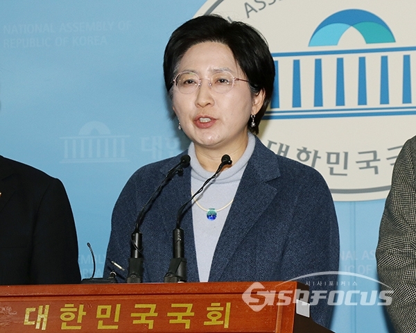 [시사포커스 / 오훈 기자] 박주현 바른미래당 비례대표 의원이 민주평화당의 새 지도부 대변인으로 선임됐다.