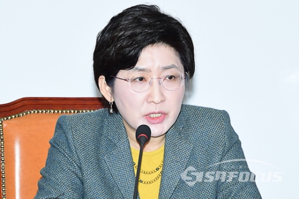 박주현 민주평화당 대변인이 “더불어민주당은 이번 전당대회 과정에서 당 대표 출마자들이 선거제도 개혁과 관련한 입장을 내놔야 한다”고 촉구했다.