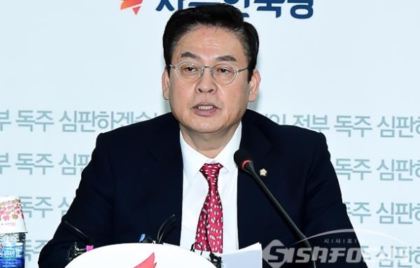 정우택 한국당 의원이 발언하고 있는 모습. ⓒ시사포커스DB