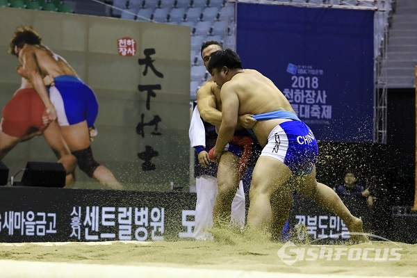 몽골 스페인 중국 등 외국인선수들도 60여명 참가해 한층 열기가 더해진다. 사진/강종민 기자