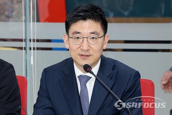 바른정당을 탈당해 한국당으로 다시 입당했던 김세연 자유한국당 의원이 발언하고 있다. 사진 / 오훈 기자