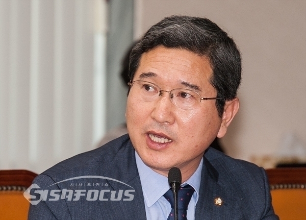 복당파인 김학용 자유한국당 의원이 발언하고 있다. ⓒ시사포커스DB
