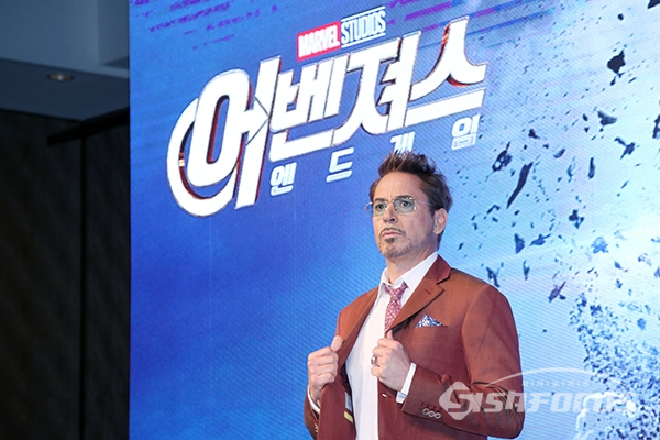 배우 로버트 다우니 주니어가 포토타임을 갖고 있다. [사진 / 오훈 기자]