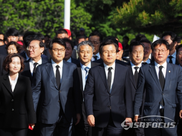 황교안 자유한국당 대표가 21일 오전 인천 중구 자유공원을 소속의원들과 함께 방문했다. ⓒ시사포커스DB