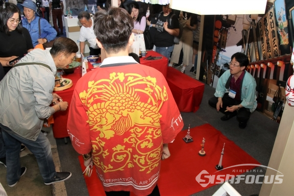 6일부터 열리고 있는 2019 서울국제관광산업박람회'(SITIF 2019)에 많은 관람객들이 부스를 방문하고 있다. [사진 / 오훈 기자]