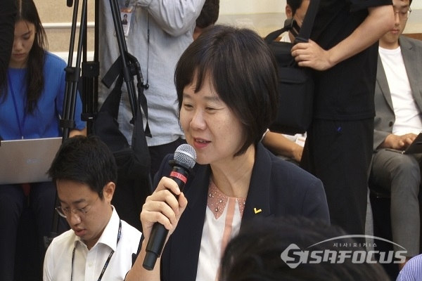 정의당 이정미 대표가 초월회 모임에서 발언을 하고 있다. 사진 / 박상민 기자