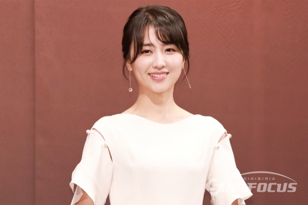 배우 박하선이 포토타임을 갖고 있다. [사진 / 오훈 기자]
