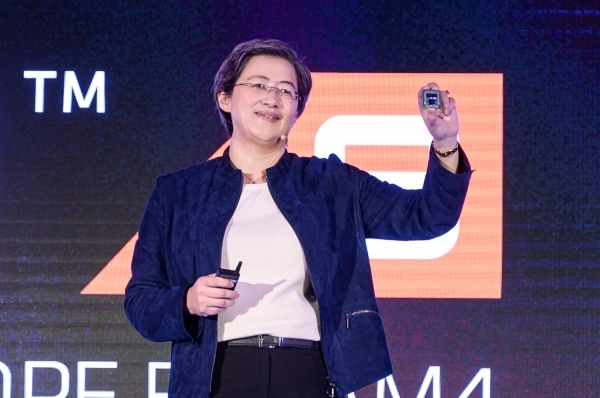 컴퓨텍스 2019 기조연설을 하는 AMD 회장 겸 CEO 리사 수 박사. ⓒAMD