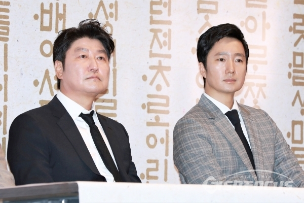 배우 송강호와 박해일이 영화 '나랏말싸미' 기자간담회에 참석했다. [사진 / 오훈 기자]