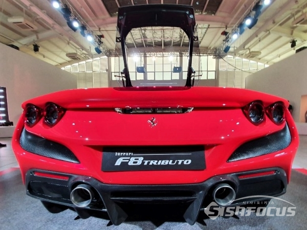 슈퍼카 브랜드 페라리가 새로운 8기통 미드리어 엔진 스포츠카 '페라리 F8 트리뷰토'를 공개하고 있다. [사진 / 오훈 기자]