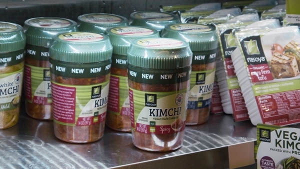 풀무원의 ‘한국산 김치’가 미국 전역 대형 매장부터 슈퍼마켓까지 1만 개 매장에서 판매된다. (사진 / 풀무원)