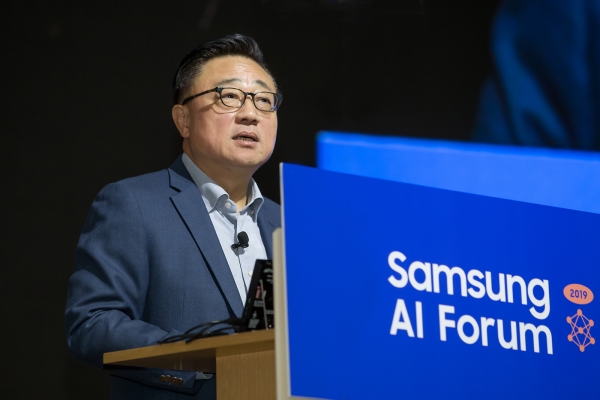 5일 삼성전자 서울R&D캠퍼스에서 열린 '삼성 AI 포럼 2019'에서 고동진 사장이 개회사를 하고 있다. ⓒ삼성전자