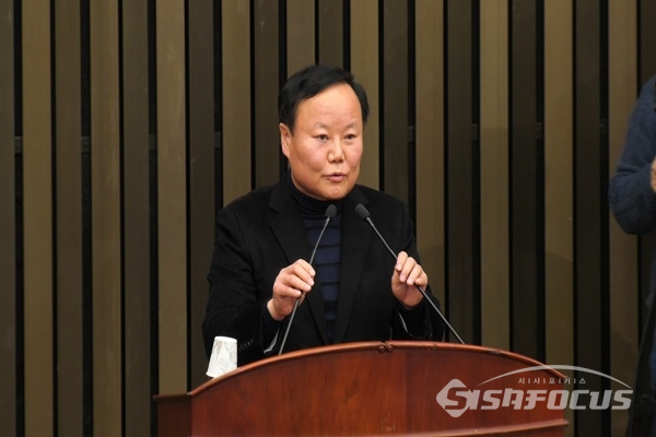 김재원 의원이 신임 정책위의장 당선 소감을 밝히고 있다. 사진 / 박상민 기자