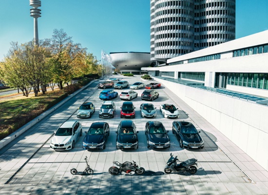 BMW 그룹이 올해 순수 전기차와 플러그인 하이브리드 차량을 포함한 전기화 차량 판매 50만대를 달성했다고 20일 밝혔다. (사진 / BMW그룹)