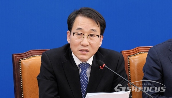 발언하는 이원욱 원내수석부대표. 사진 / 이민준 기자