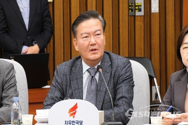 민경욱 자유한국당 의원이 발언하고 있다. 사진 / 박상민 기자