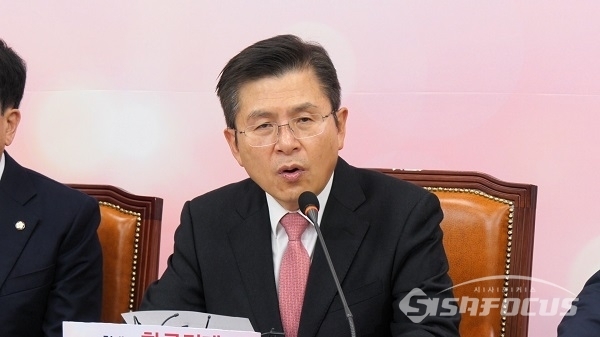 황교안 자유한국당 대표가 30일 국회에서 발언하고 있다. 사진 / 박상민 기자