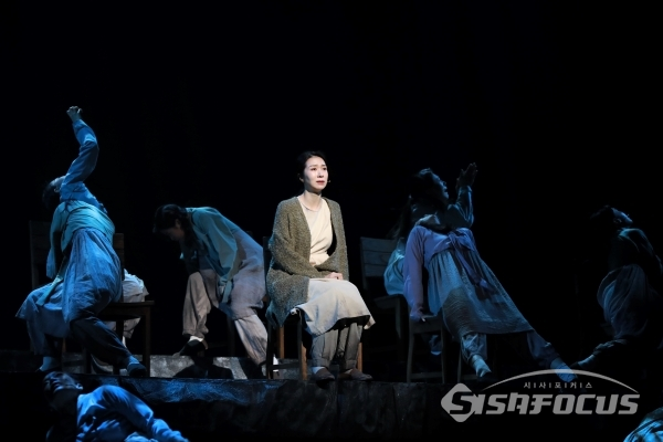 뮤지컬 '여명의 눈동자' 프레스콜에서 김지현이 열연을 펼치고 있다. [사진 /오훈 기자]