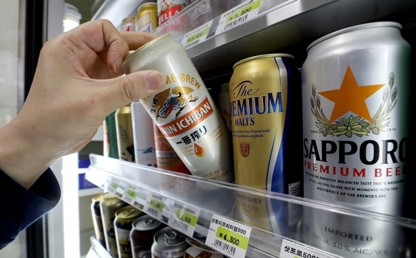 예전보다 ‘수입맥주’와 ‘수제맥주’ 음용 경험이 증가한 것으로 나타났다. 불매운동 여파로 ‘일본 맥주’를 마시는 소비자는 대폭 감소했다. ⓒ뉴시스