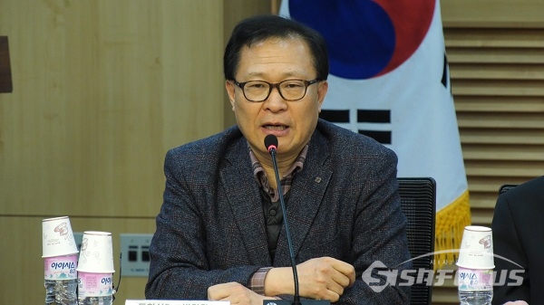 문병호 정치혁신특병위원장이 발언하고 있다. 사진 / 박상민 기자