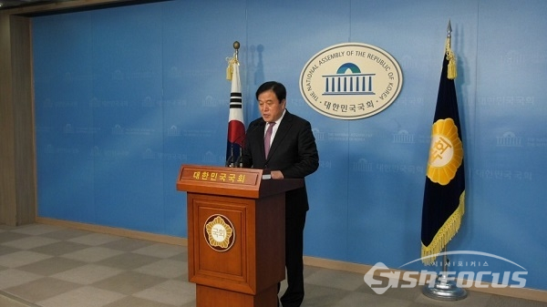 총선 불출마 선언하는 이진복 의원. 사진 / 이민준 기자