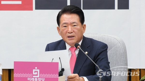 발언하는 김한표 의원. 사진 / 박상민 기자