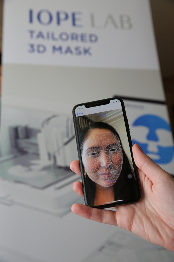 아모레퍼시픽이 3D 프린팅 기술을 활용한 ‘아이오페 맞춤형 3D 마스크’를 내달 말 정식 출시한다. ⓒ아모레퍼시픽
