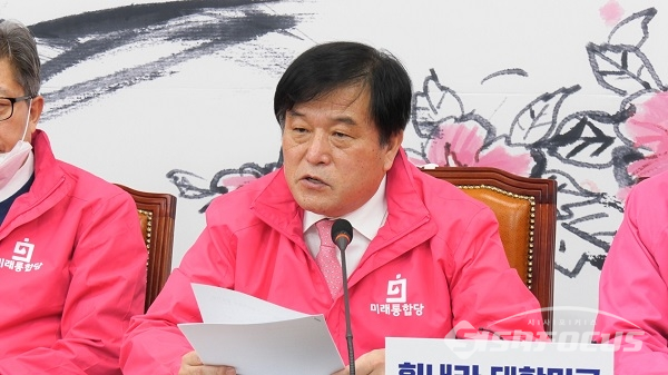 이진복 부산-울산-경남 권역별 선대위원장이 발언하고 있다. 사진 / 김병철 기자