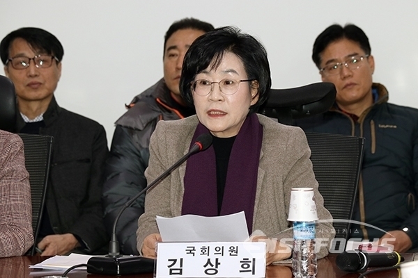 최초의 여성 국회부의장이 되는 김상희 더불어민주당 의원의 모습. 사진 / 오훈 기자