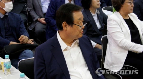 전현직 국회의원들의 연구모임인 '더좋은세상으로'를 주도하고 있는 김무성 전 의원도 공동주최자로서 이날 세미나에 참석했다.ⓒ시사포커스