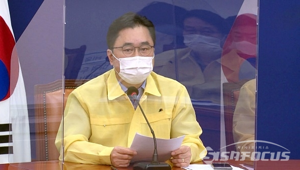 김종민 더불어민주당 의원은 17일 추장관 아들 의혹과 관련하여 "일단은 보좌관이 전화한 건 사실인 것 같다"고 말했다.ⓒ시사포커스DB