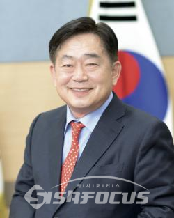 조충훈 한국사료협회장. 양준석 기자 자료사진
