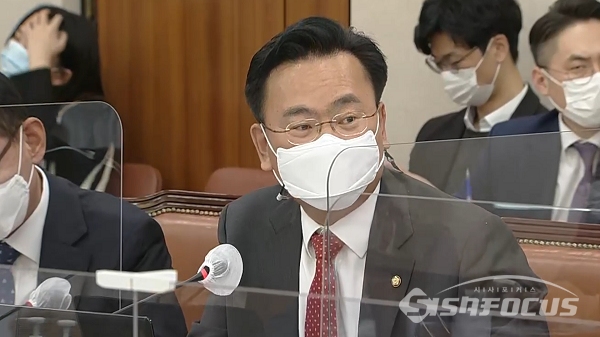 10월 19일 법사위 국정감사에서 발언하는 유상범 의원. 사진 / 박상민 기자