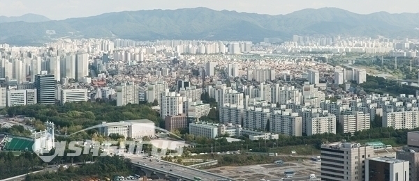 2030세대가 서울주택을 구매할 때 자금 마련에 57%이상을 빚을 내 마련한 것으로 나타났다. ⓒ시사포커스DB