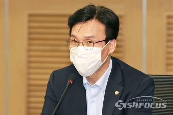 김민석 더불어민주당 의원이 발언하고 있다. 사진 / 오훈 기자