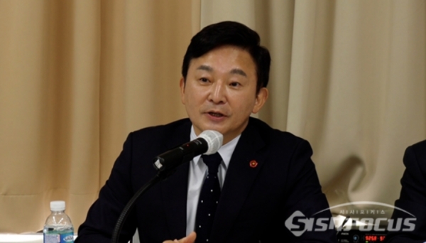 원희룡 제주도지사는 김종인 국민의힘 비대위원장의 사과에 대해 '적극 공감한다'고 했다.ⓒ시사포커스DB