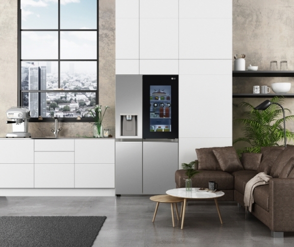 LG전자가 미국 현지시간 내달 11일에 개막하는 CES 2021 전시회에서 디자인과 위생을 강화한 LG 인스타뷰 냉장고 신제품을 공개한다. ⓒLG전자