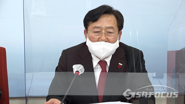 김기문 중소기업중앙회 회장이 발언하고 있다.