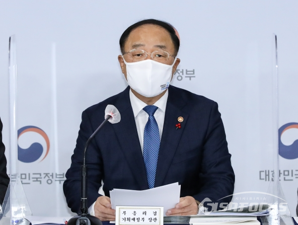 홍남기 경제부총리 겸 기획재정부 장관 ⓒ시사포커스DB