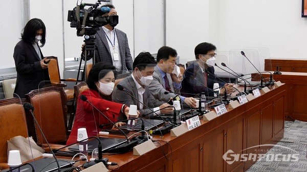 12일 오전 서울 여의도 국회에서 열린  국민의힘 초선모임 '명불허전 보수다'에  의원들이 참석해 있다. 사진 / 권민구 기자
