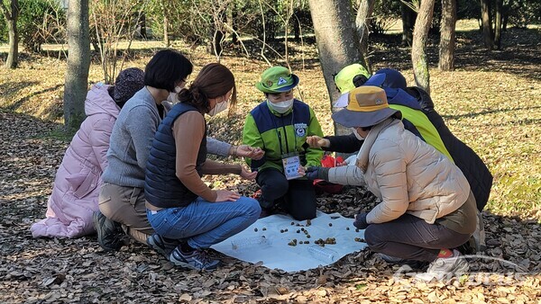 27일 제9회 경북 숲 해설 경연대회가 경북산림환경연구원에서 열리고 있다. 사진/ 김영삼 기자