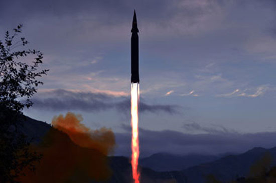 지난해 9월 북한 극초음속 미사일 화성-8형 시험 발사 장면 / ⓒ뉴시스-노동신문