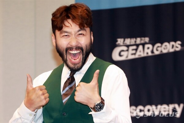 노홍철이 포토타임을 가지고 있다. [사진 / 오훈 기자]