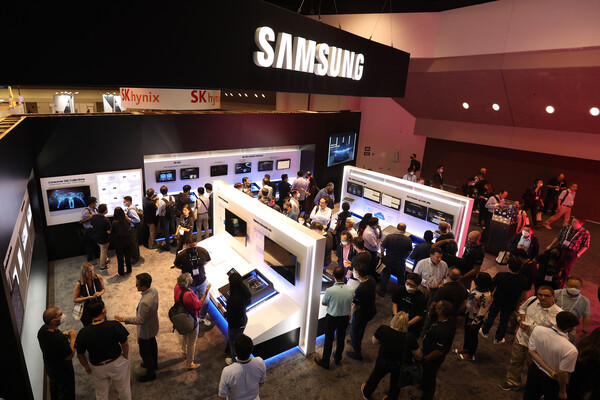 2일(현지시간) 미국 산타클라라 컨벤션센터에서 열린 '플래시 메모리 서밋 2022' 행사 현장에 마련된 삼성전자 부스. ⓒ삼성전자