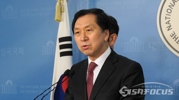 김기현 국민의힘 의원이 22일 유승민의원의 윤대통령 비난에 대해 "자기 얼굴에 침뱉기일 뿐"이라고 비판했다.ⓒ시사포커스DB