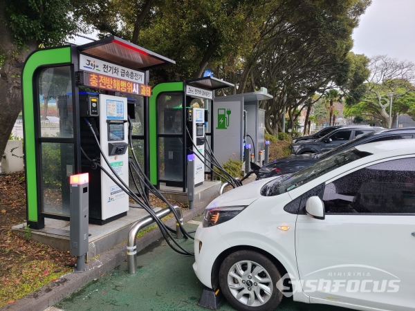 전기차 충전중인 모습 / ⓒ시사포커스DB