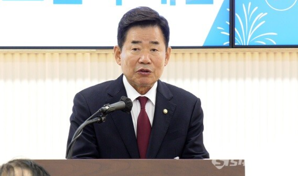 김진표 국회의장은 3일 "지금이 개헌하기 정말 좋은 기회"라고 주장했다.ⓒ시사포커스DB