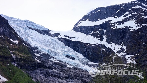 뵈이야 빙하는 세계에서 가장 크고 오래된 빙원을 자랑하는 푸른빙하라 불리는 요스테달 빙원의 한 자락으로 지금은 많이 녹아 점점 사라지고 있다. 지구온난화를 실감하게 해준다 / ⓒ사진 유우상 기자